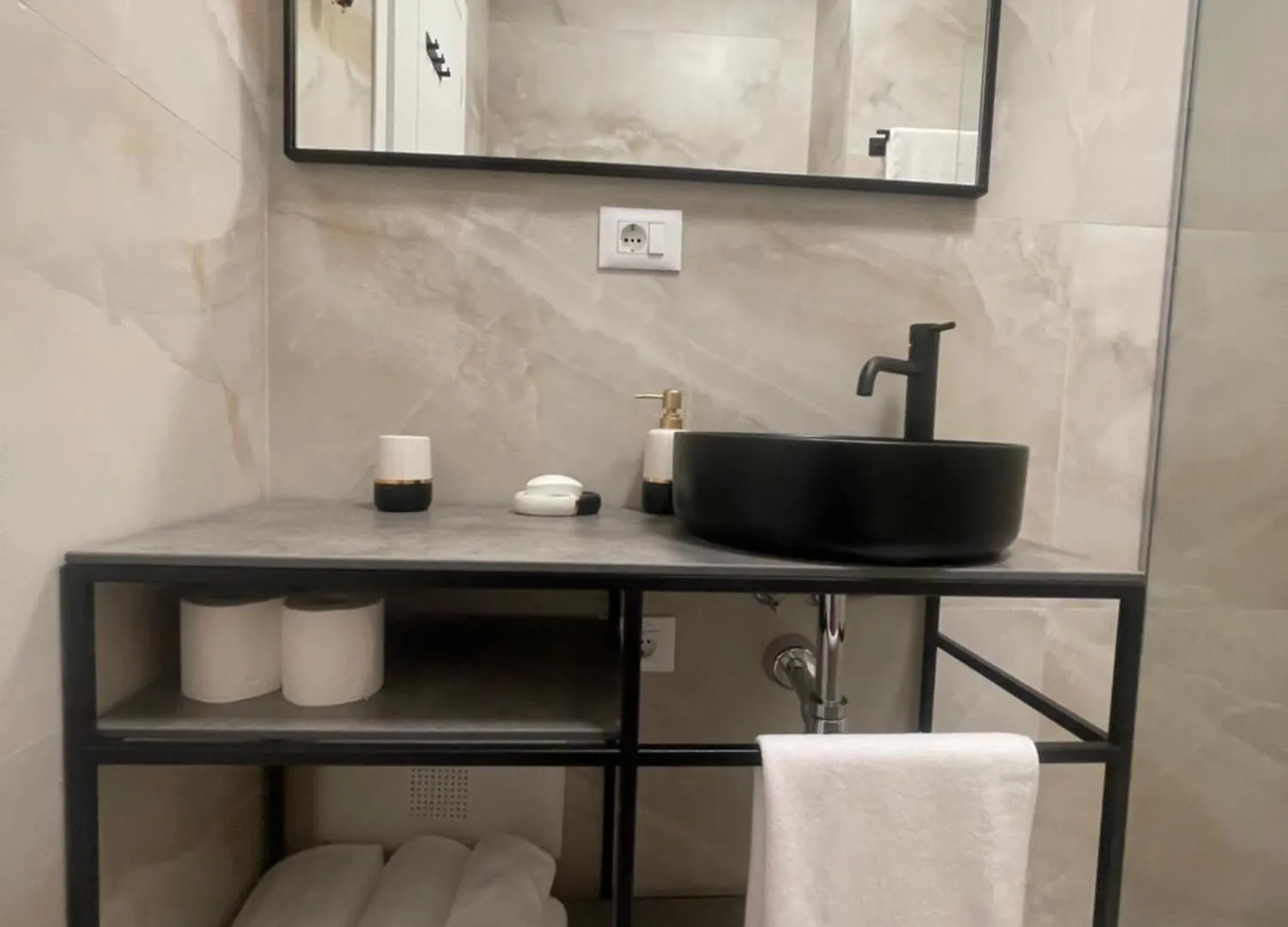 Elysium Apartment Tirana Albania